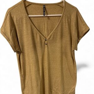 Kuhl Mustard Short Sleeve V-Neck Top